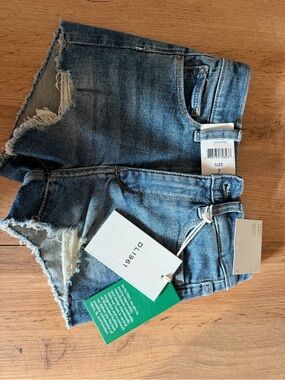 NWT DL1961 Girls size 7 Distressed Denim Shorts in Medium Blue